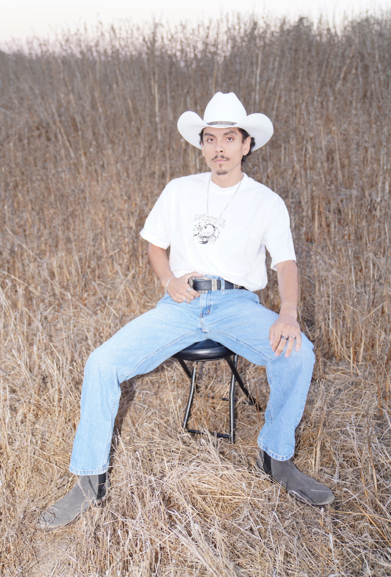 Hard To Kill, Born To Rise.(White)