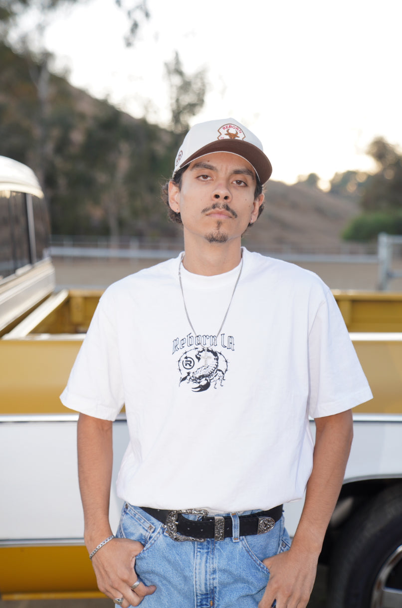 Hard To Kill, Born To Rise.(White)