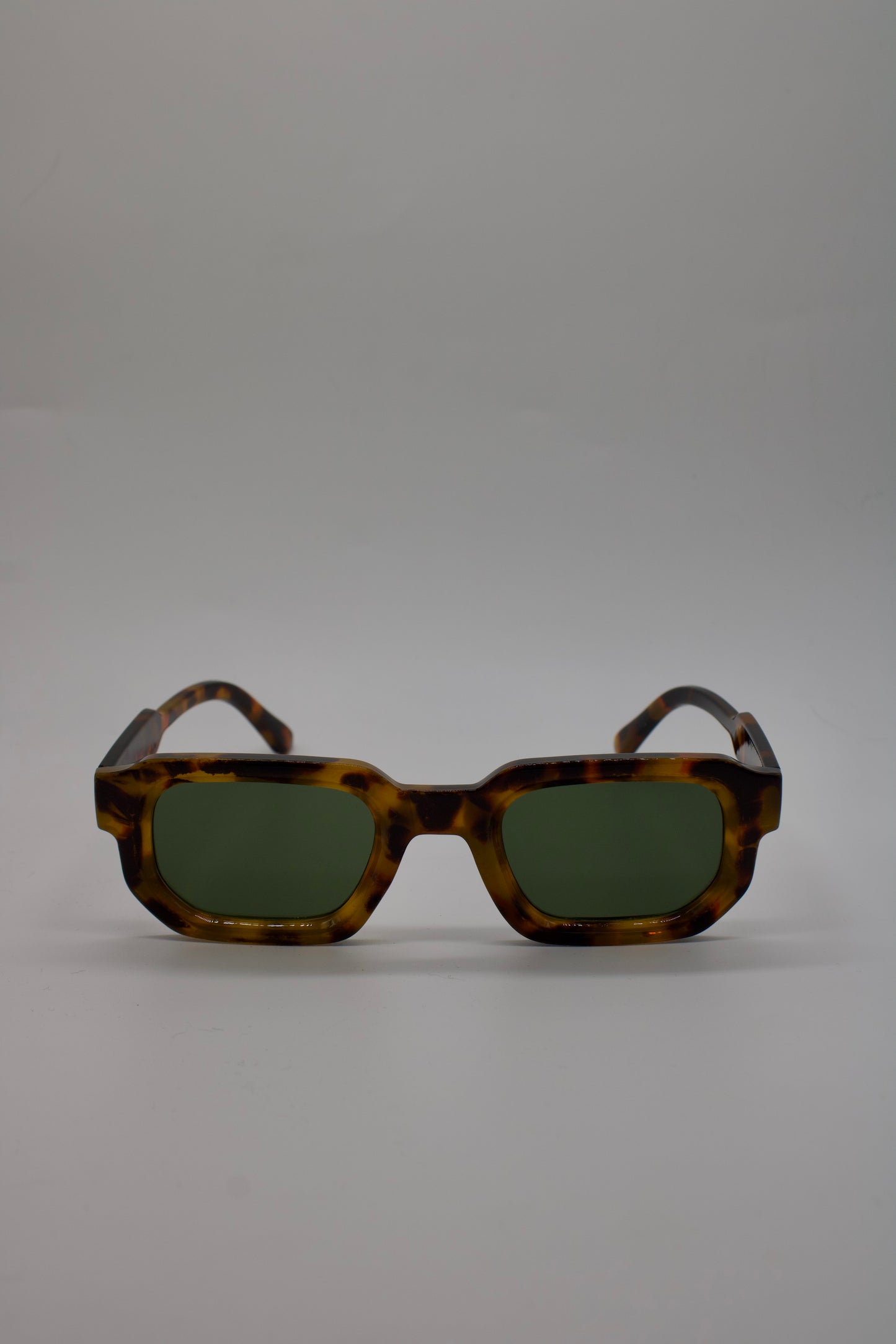 V7 🕶️