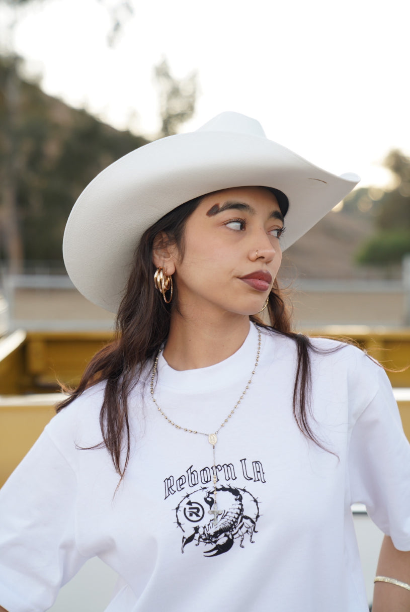 Hard To Kill, Born To Rise.(White)