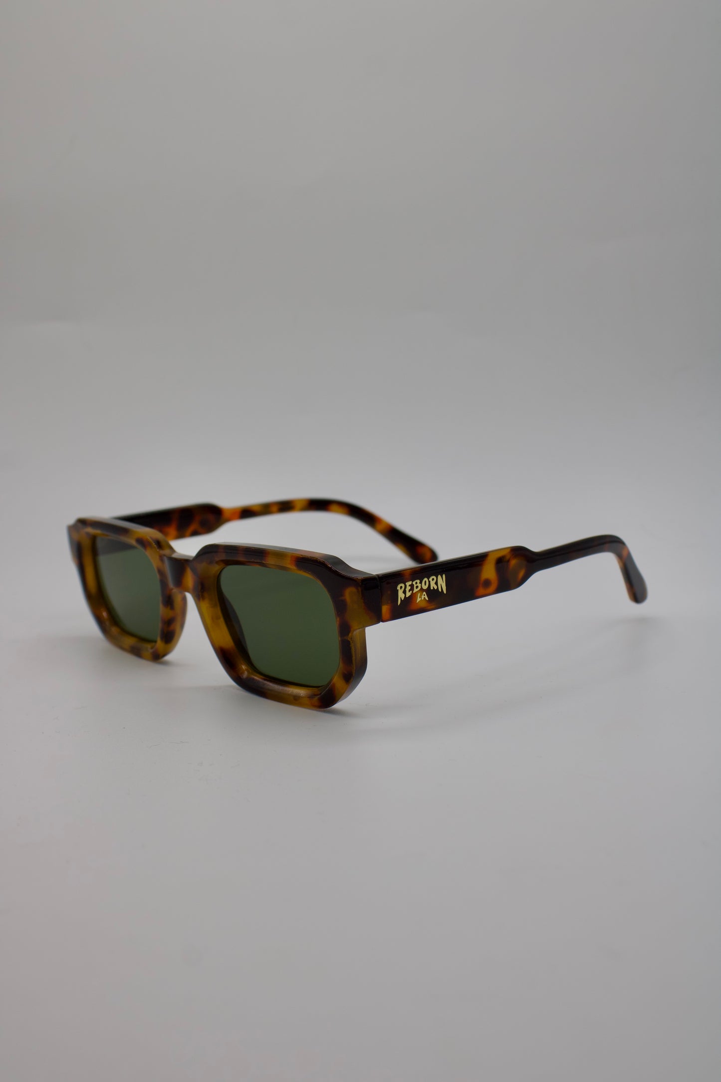 V7 🕶️