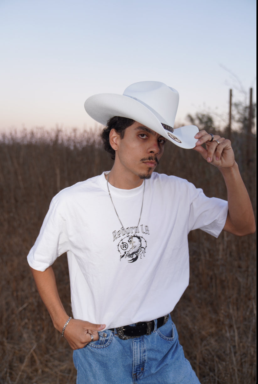 Hard To Kill, Born To Rise.(White)