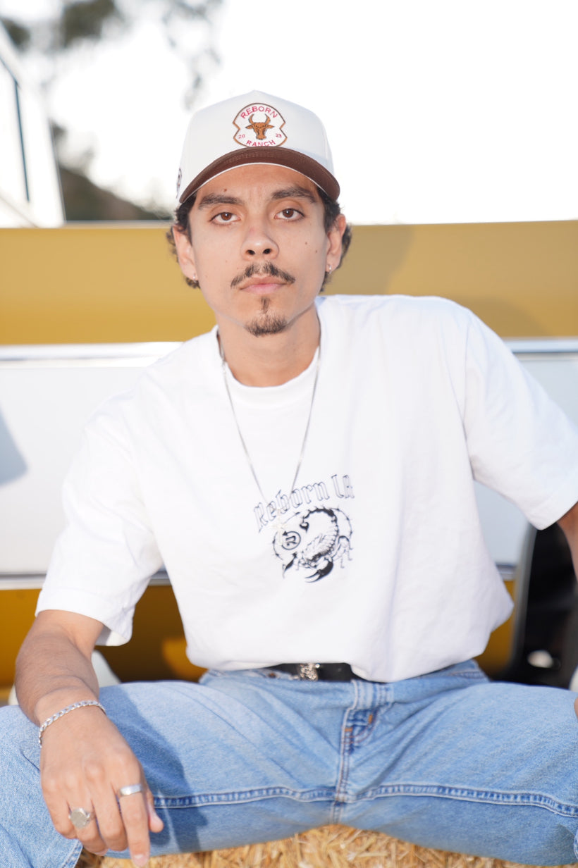 Hard To Kill, Born To Rise.(White)