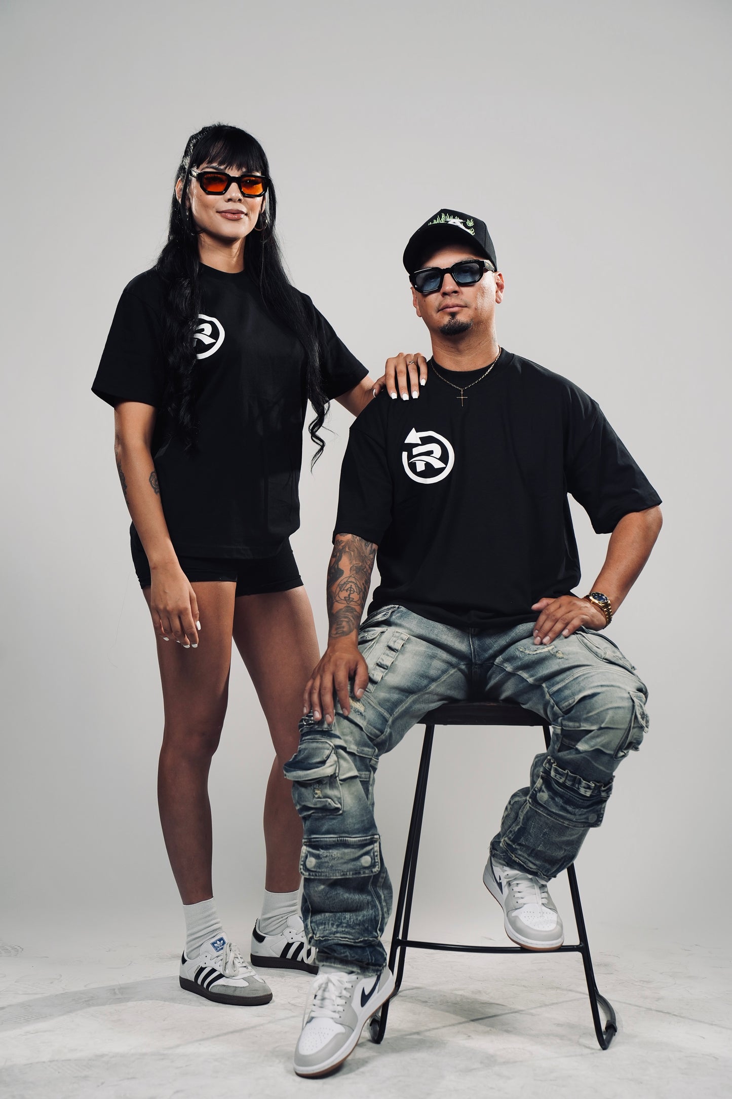 R Logo “MOVE WITH A PURPOSE”